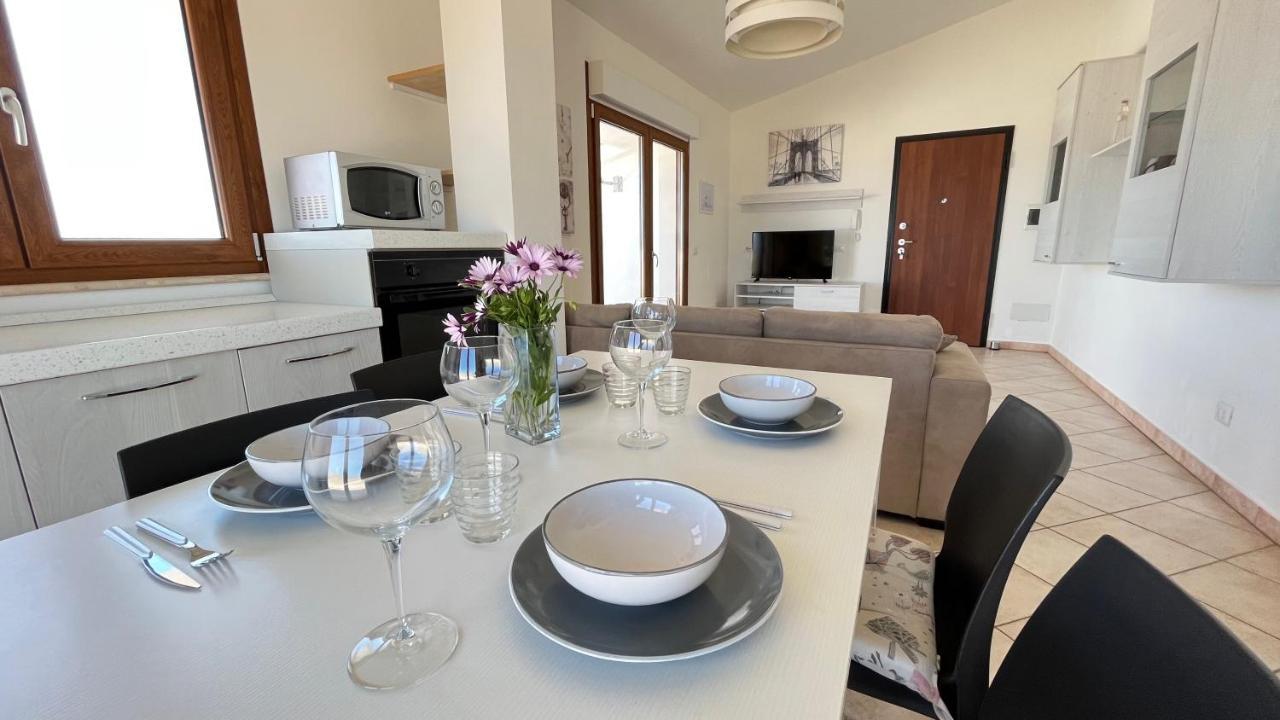 Attici Con Terrazzo Vista Mare Lägenhet Calasetta Exteriör bild