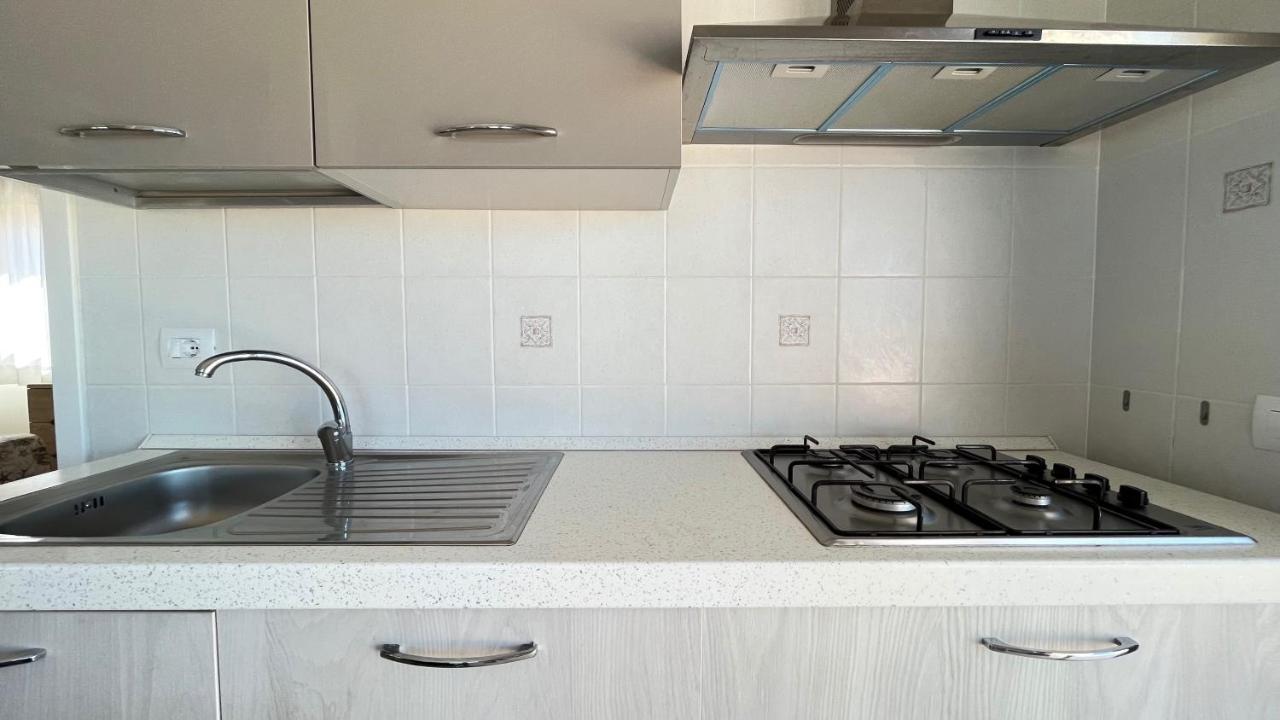 Attici Con Terrazzo Vista Mare Lägenhet Calasetta Exteriör bild