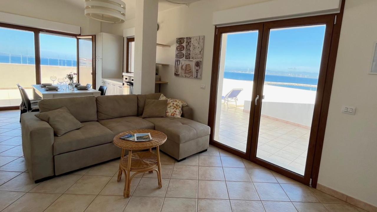 Attici Con Terrazzo Vista Mare Lägenhet Calasetta Exteriör bild