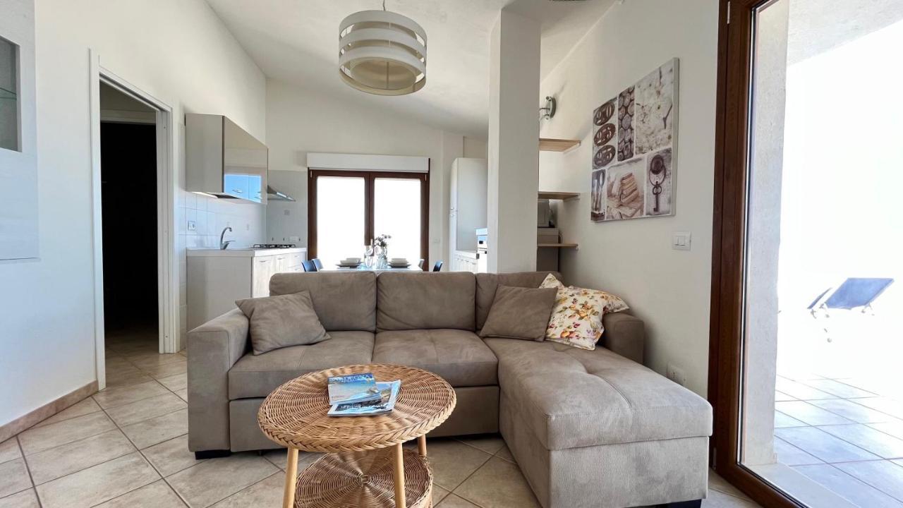 Attici Con Terrazzo Vista Mare Lägenhet Calasetta Exteriör bild